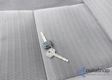 2005 Toyota Camry Le z USA, uszkodzony, nr VIN 4T1BE30K15U098013